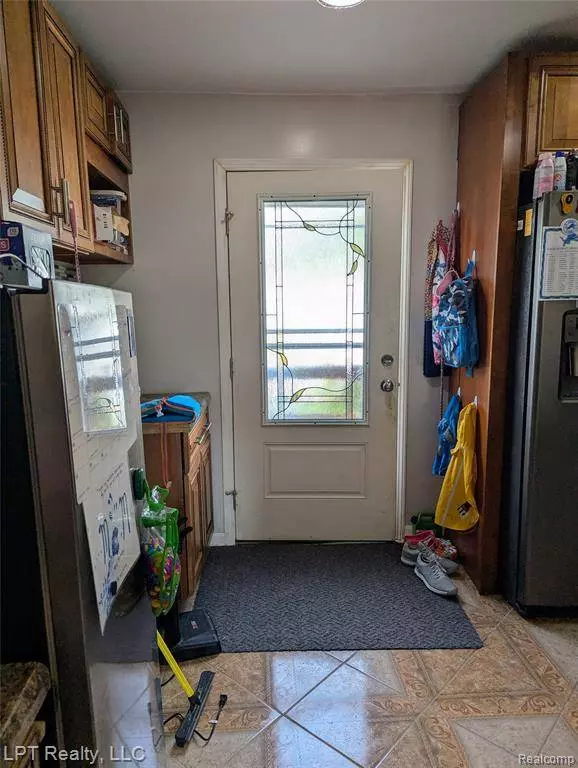 31004 Barton Street, Garden City, MI 48135