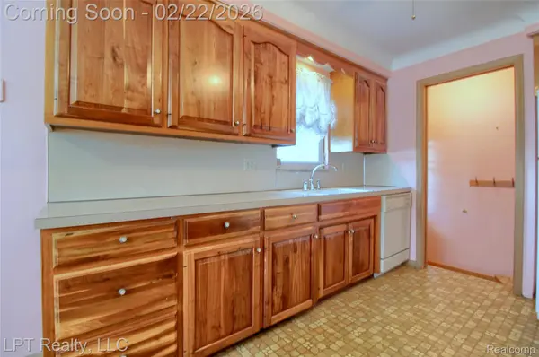 32473 Sheridan ST, Garden City, MI 48135