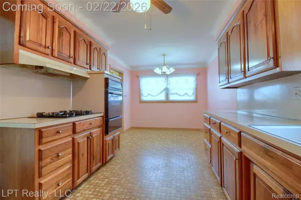 32473 Sheridan ST, Garden City, MI 48135