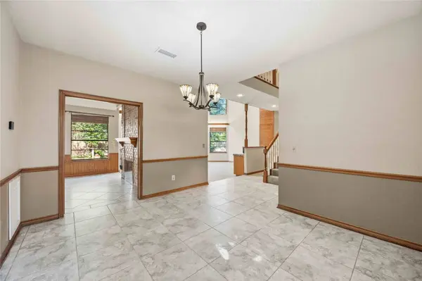 27 Shining Lakes PL, The Woodlands, TX 77381
