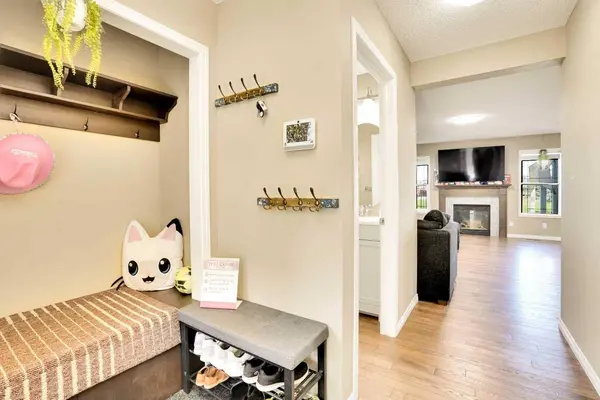 174 Windstone AVE SW, Airdrie, AB T4B3R3