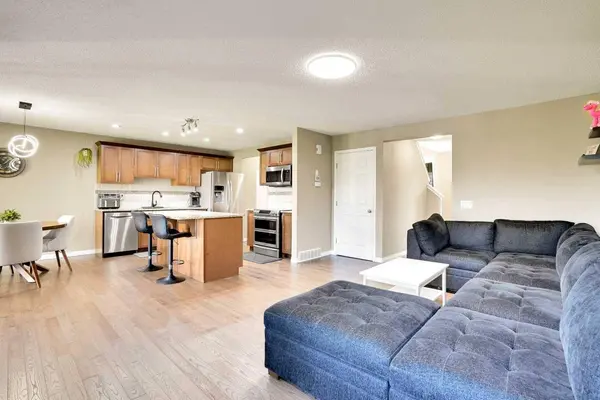 174 Windstone AVE SW, Airdrie, AB T4B3R3