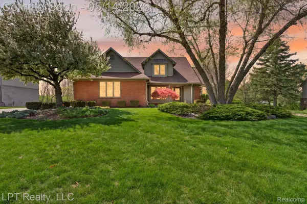 4108 Villager DR, Orion Charter Township, MI 48359