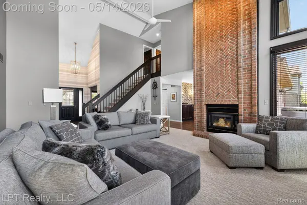 4108 Villager DR, Orion Charter Township, MI 48359