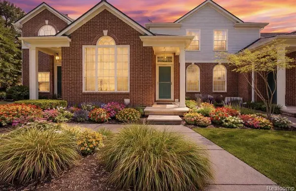 18101 Adri CIR, Commerce Twp, MI 48390