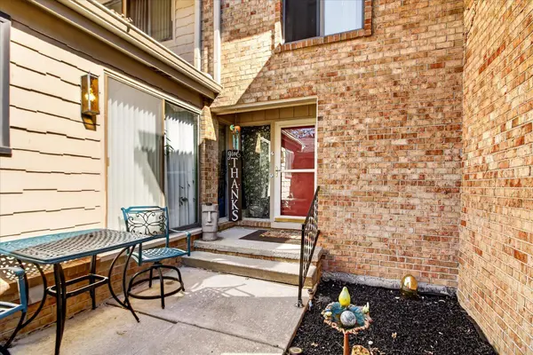 7105 Pebble Park DR, West Bloomfield Twp, MI 48322
