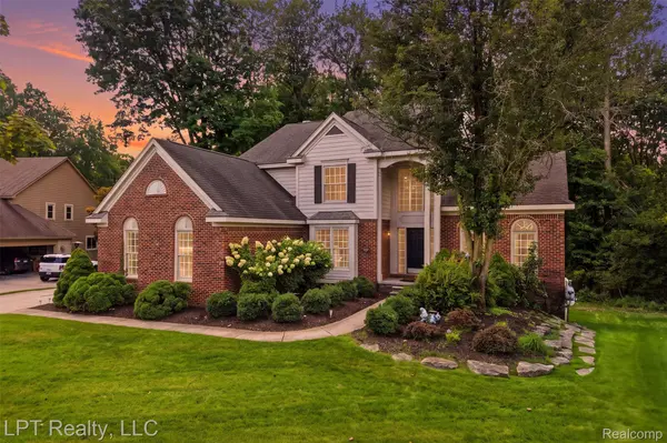 1419 Woodbridge LN