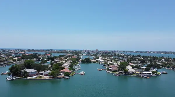 How to Choose the Right Waterfront Property for Your Lifestyle in Sarasota, Siesta Key, Anna Maria Island, and Apollo Beach
