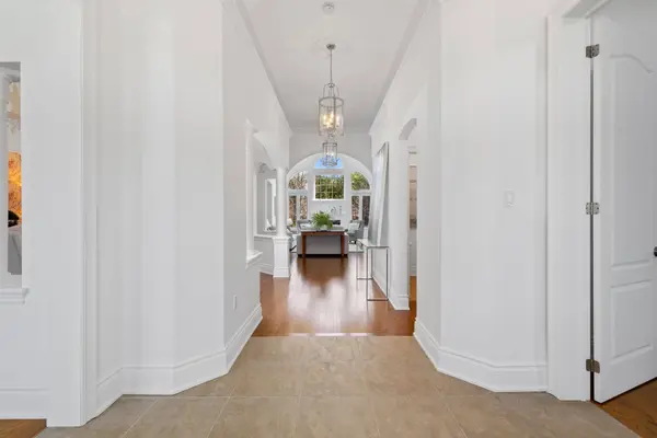 5 Wolford CT, Georgina, ON L4P 0B1