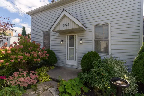 6823 Main ST, Whitchurch-stouffville, ON L4A 7G4