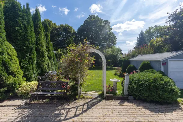 6823 Main ST, Whitchurch-stouffville, ON L4A 7G4