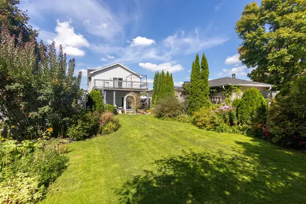 6823 Main ST, Whitchurch-stouffville, ON L4A 7G4