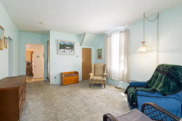 6823 Main ST, Whitchurch-stouffville, ON L4A 7G4