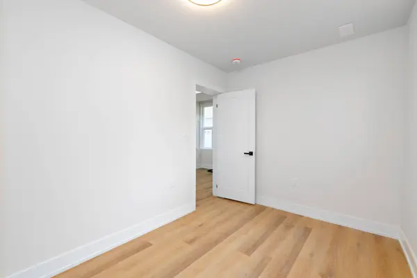 627 Crawford ST #C, Toronto C01, ON M6G 3K1