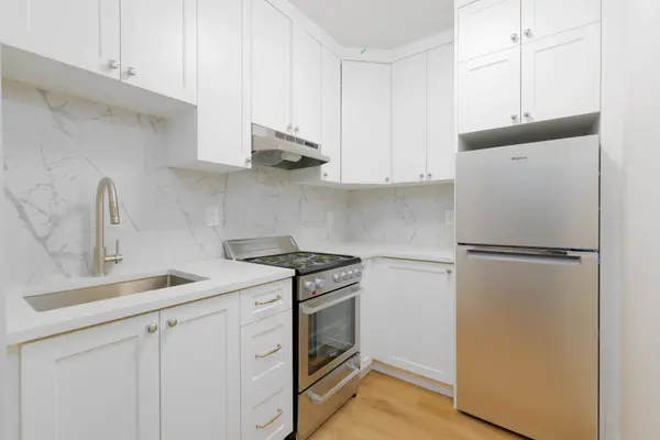 627 Crawford ST #C, Toronto C01, ON M6G 3K1