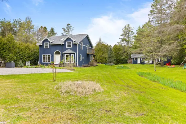 26 Vambola AVE, Georgina, ON L0E 1N0
