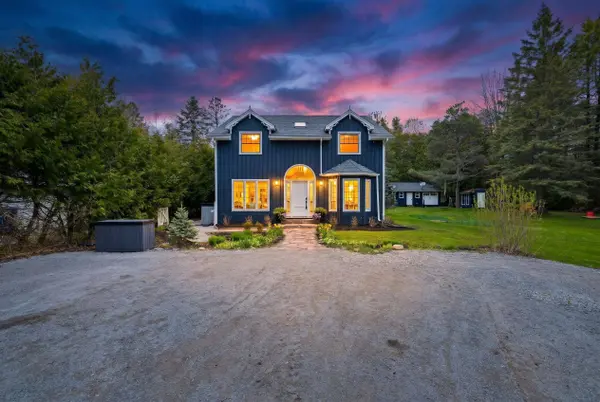 26 Vambola AVE, Georgina, ON L0E 1N0