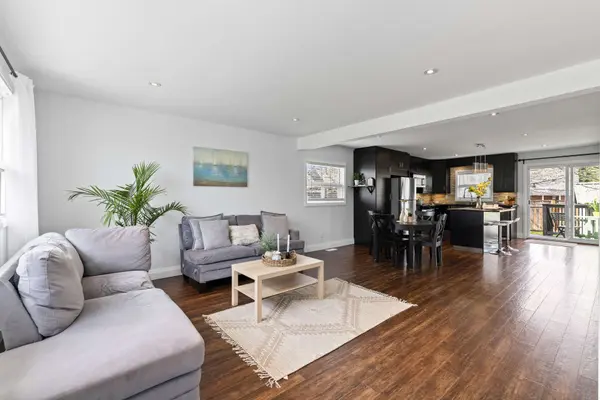 818 Poplar AVE, Georgina, ON L4P 3E9