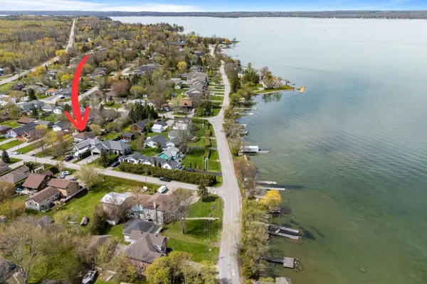 818 Poplar AVE, Georgina, ON L4P 3E9