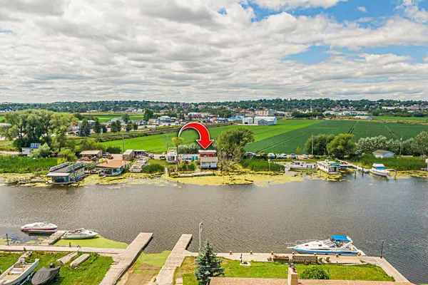 17 Private DR, Bradford West Gwillimbury, ON L3Z 3H3