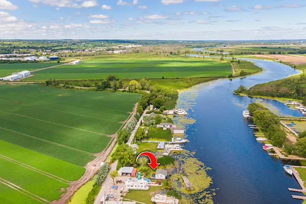 17 Private DR, Bradford West Gwillimbury, ON L3Z 3H3
