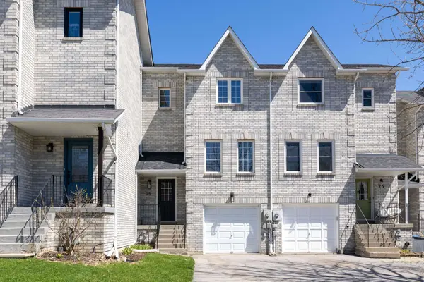 25 Hattie CT, Georgina, ON L4P 3Z7