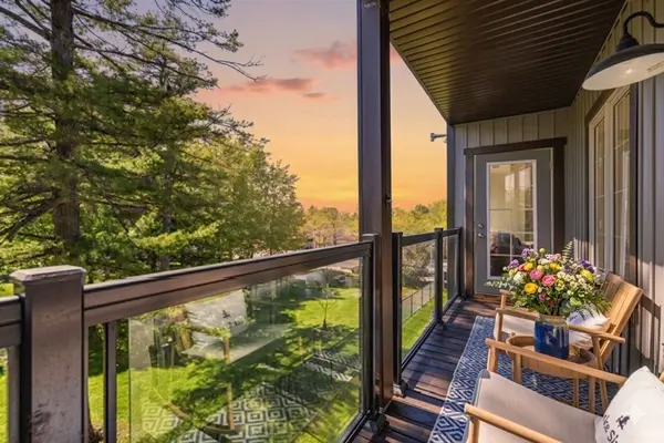 110 Grew BLVD #303, Georgina, ON L0E 1L0