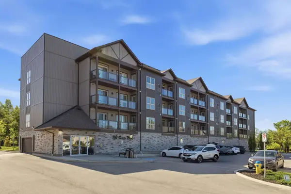 110 Grew BLVD #303, Georgina, ON L0E 1L0