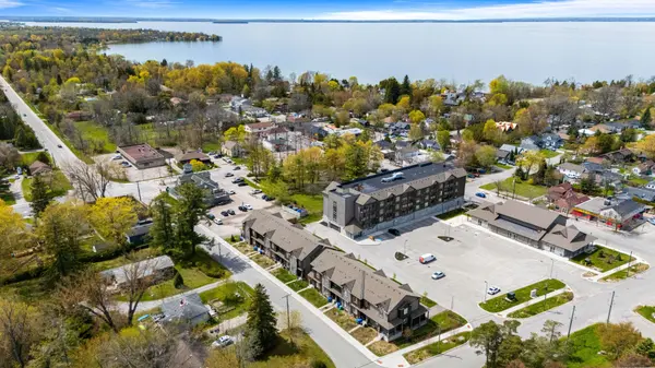 110 Grew BLVD #TH05, Georgina, ON L0E 1L0