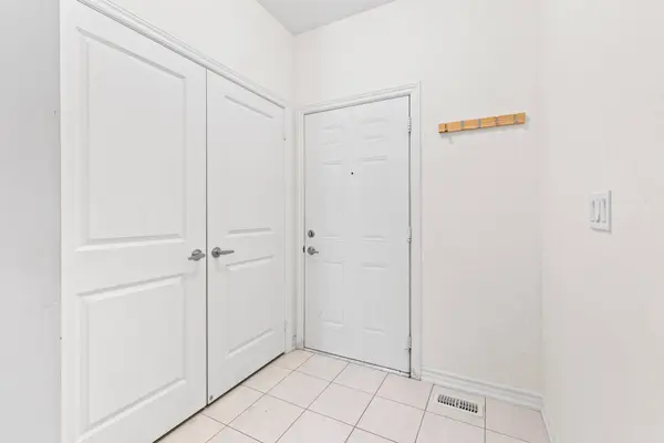110 Grew BLVD #TH05, Georgina, ON L0E 1L0