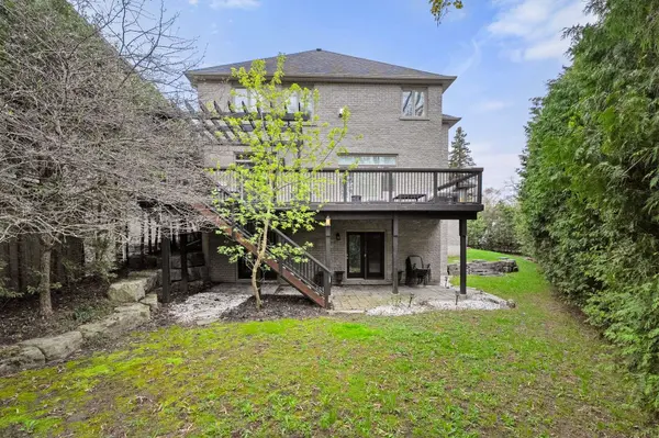 112 Tyler ST, Aurora, ON L4G 2N3
