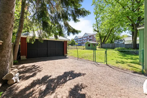 47 Alice ST, East Gwillimbury, ON L0G 1M0