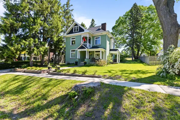 47 Alice ST, East Gwillimbury, ON L0G 1M0