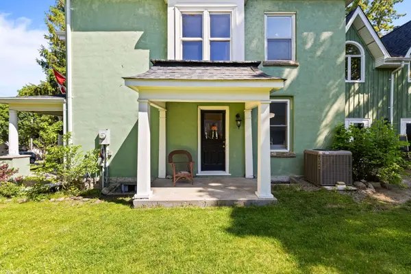 47 Alice ST, East Gwillimbury, ON L0G 1M0