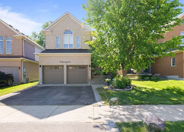 8 Burnaby DR, Georgina, ON L4P 3Z1