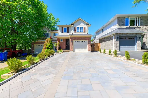 6 Odin CRES, Aurora, ON L4G 3T4