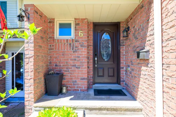 6 Odin CRES, Aurora, ON L4G 3T4