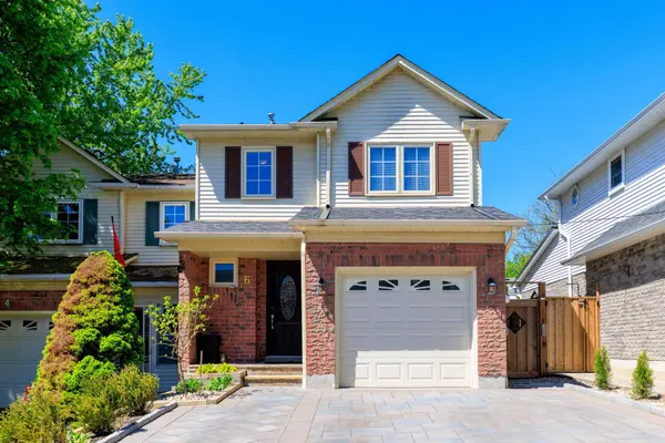 6 Odin CRES, Aurora, ON L4G 3T4