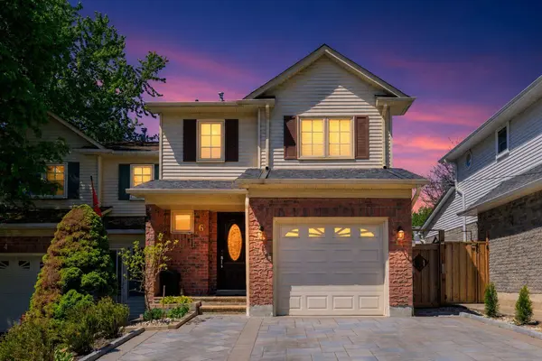 6 Odin CRES, Aurora, ON L4G 3T4
