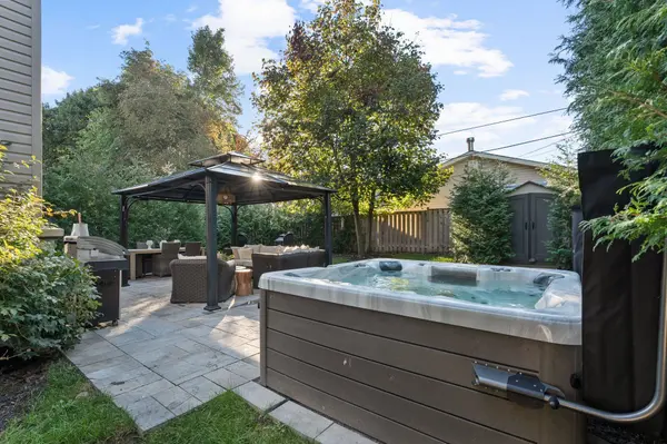 258 Andrew ST, Newmarket, ON L3Y 1H2