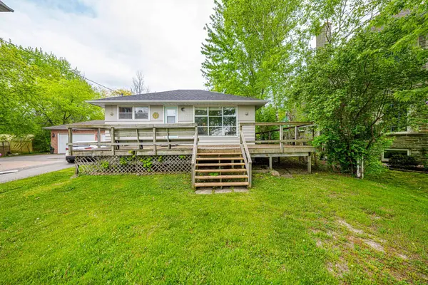 17 Lake DR E, Georgina, ON L4P 3E9