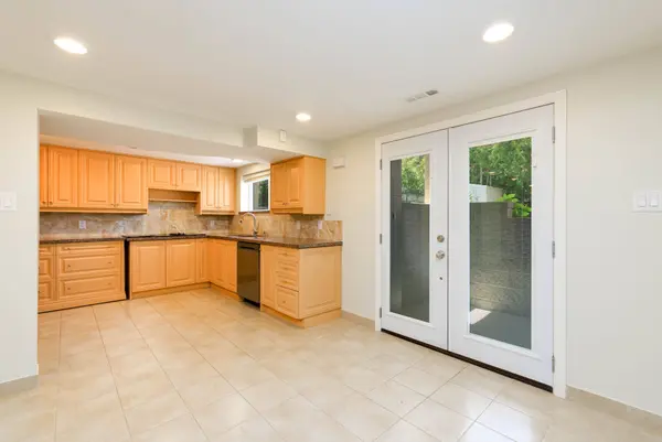195 Grove ST E #LOWER, Barrie, ON L4M 2P8