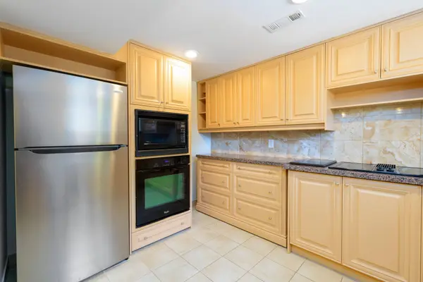 195 Grove ST E #LOWER, Barrie, ON L4M 2P8