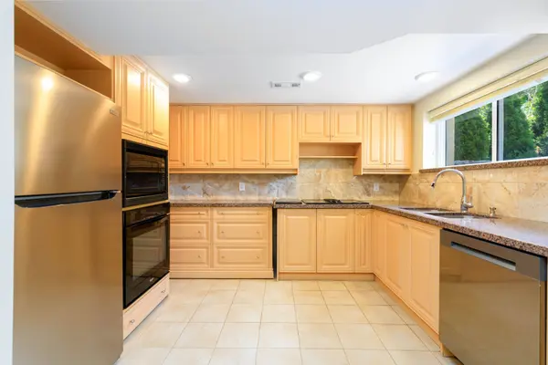 195 Grove ST E #LOWER, Barrie, ON L4M 2P8