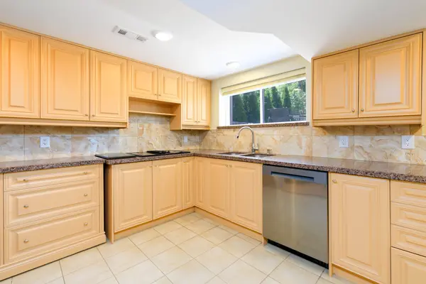 195 Grove ST E #LOWER, Barrie, ON L4M 2P8