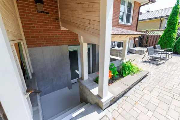 195 Grove ST E #LOWER, Barrie, ON L4M 2P8