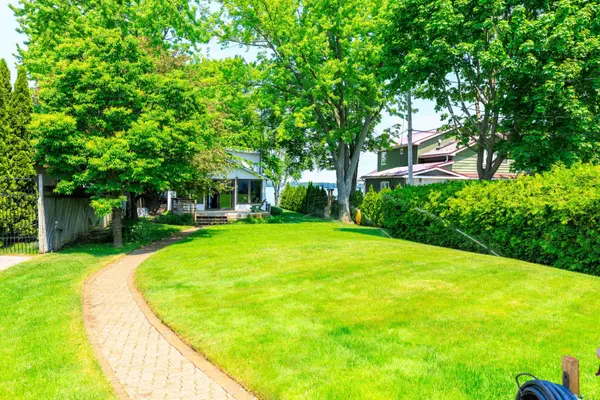 122 Blue Heron DR, Georgina, ON L0E 1N0