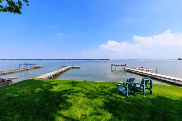 122 Blue Heron DR, Georgina, ON L0E 1N0