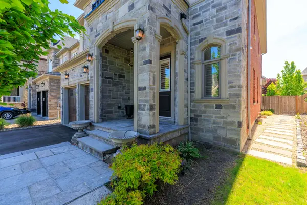 113 Burns BLVD, King, ON L7B 0M5