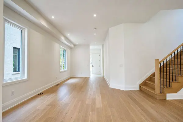 3 Richmond Park DR, Georgina, ON L4P 0H2